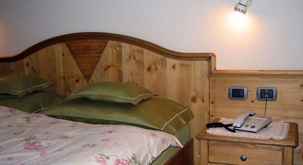 Hotel Costanza Mountain Holiday Livigno Exterior foto