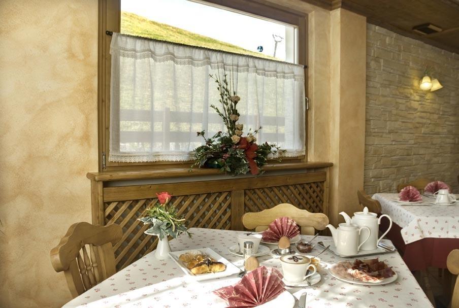 Hotel Costanza Mountain Holiday Livigno Exterior foto